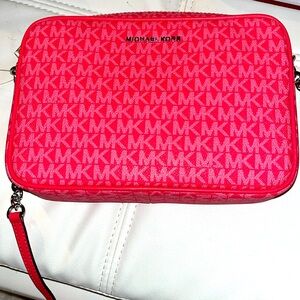 Michael Kors logo cross body bag!